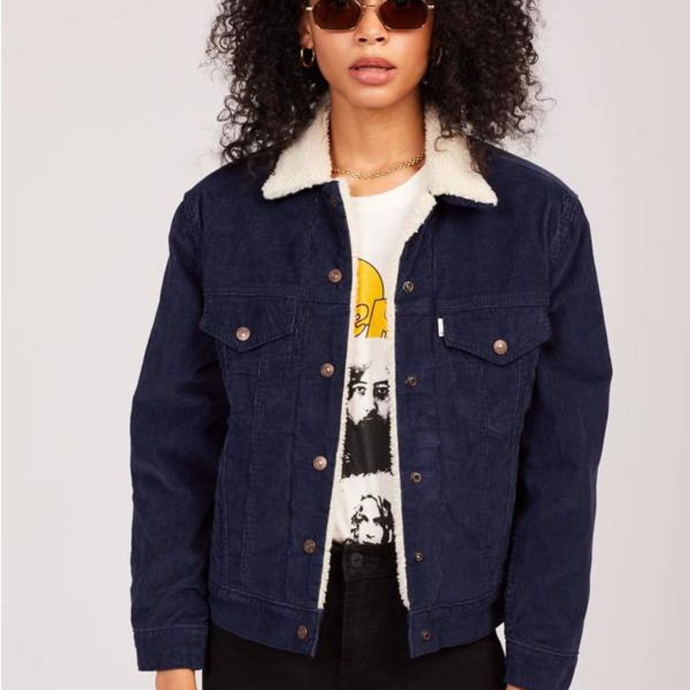 Levi’s Sherpa Women’s Corduroy Vintage Trucker Jacket